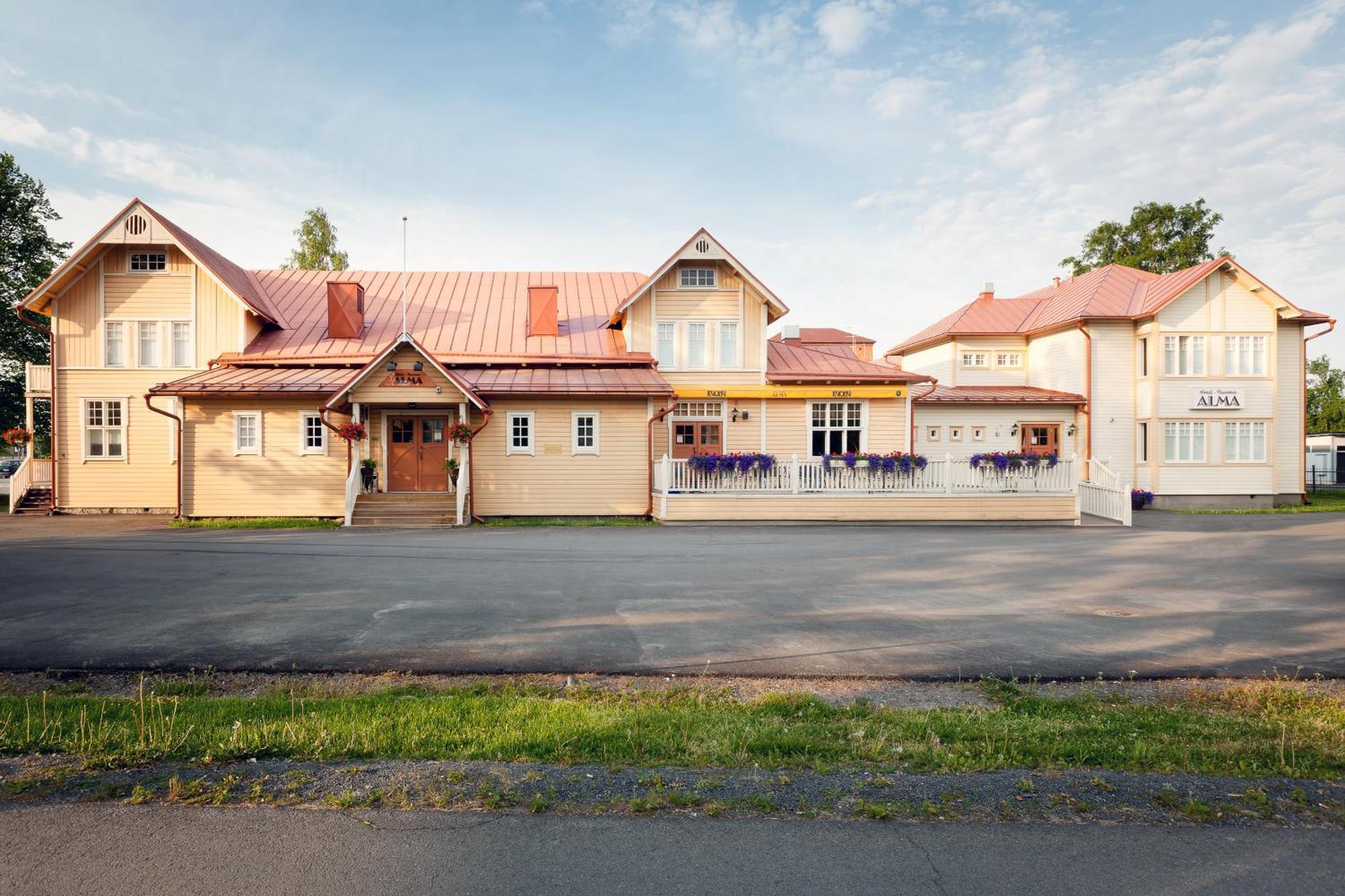 Hotelli-Ravintola Alma Seinäjoki エクステリア 写真