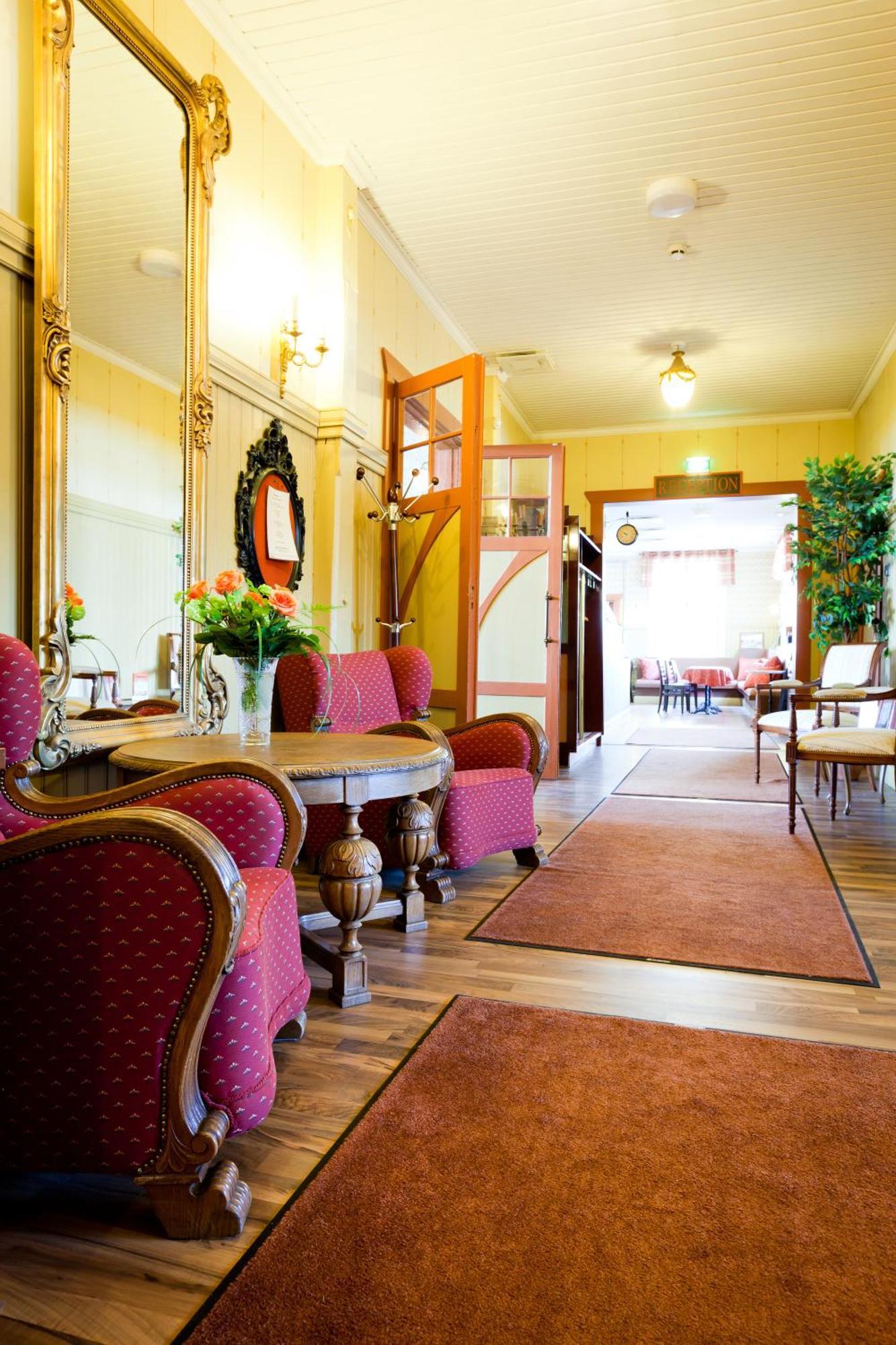 Hotelli-Ravintola Alma Seinäjoki エクステリア 写真