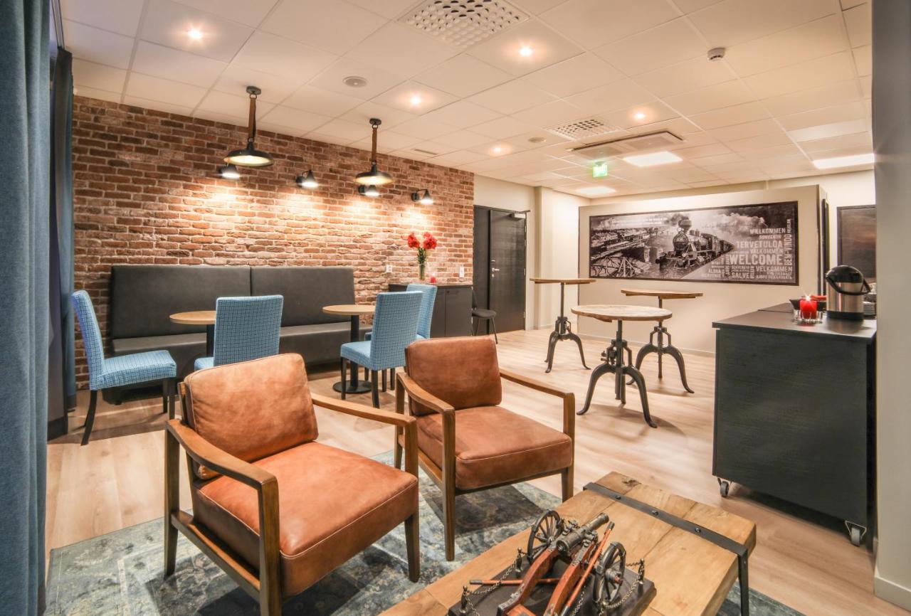 Hotelli-Ravintola Alma Seinäjoki エクステリア 写真